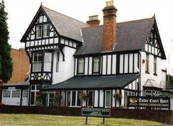 The Tudor Court Hotel Solihull Exteriör bild